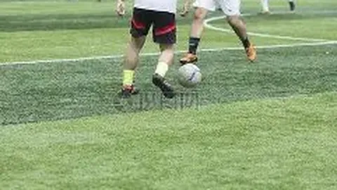 拜仁慕尼黑23轮对决科隆，莱万格纳布里双响，5-1狂胜对手