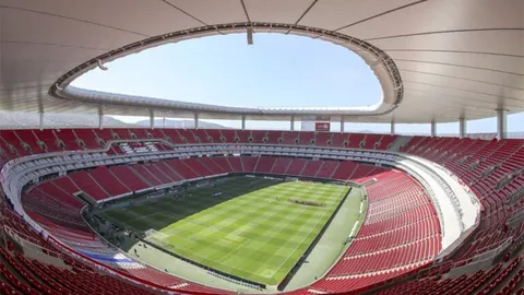 “湖人焕新阵容！肯纳德-祖巴茨加盟步行者，莫兰特续约留守，一场精彩交易背后的实力评级大揭秘！”